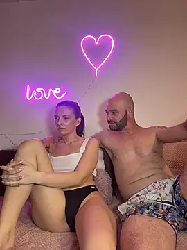 Sabrinedivinee live cam on StripChat