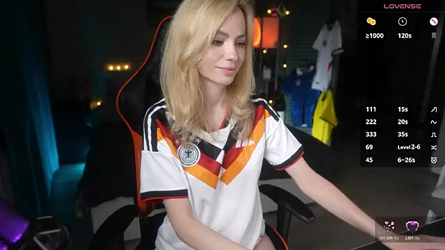xkuxie live cam on StripChat