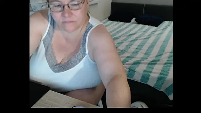 Sweetboobs live cam on StripChat