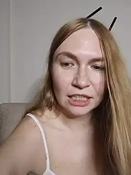 kisavixen - KisaVixen's free webcam - UK Sex Cams