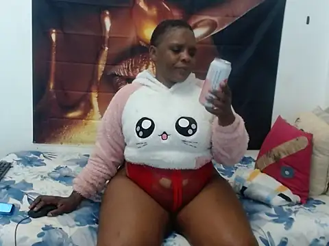 Queenteex6992