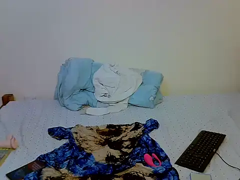 Prettybeca live cam on StripChat