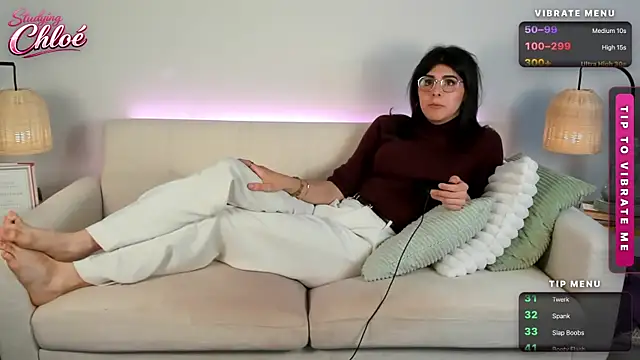 Model: itschloelaurent