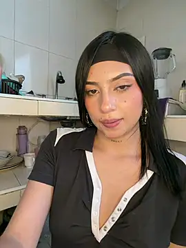 LilacNoir live cam on StripChat