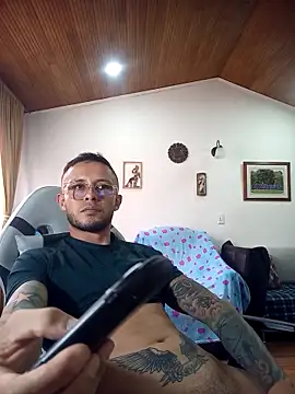 sebastian_horny live cam on StripChat