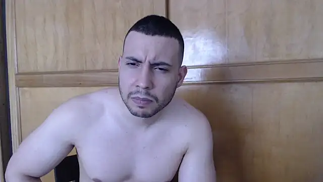 Armando_2002 live cam on StripChat