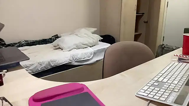 coach-karl live cam on StripChat