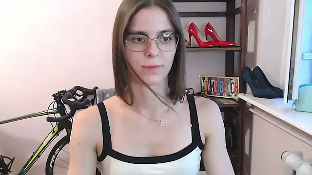 love_megi - Love_megi's free webcam - UK Sex Cams