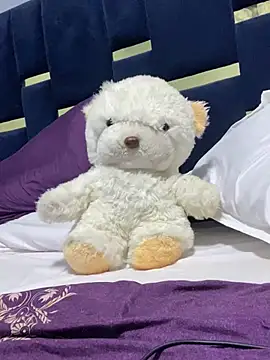 sis27 - Sis27's free webcam - UK Sex Cams