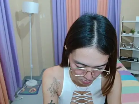 XxTsUncutAskaxX webcam