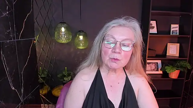 NataliMellow live cam on StripChat