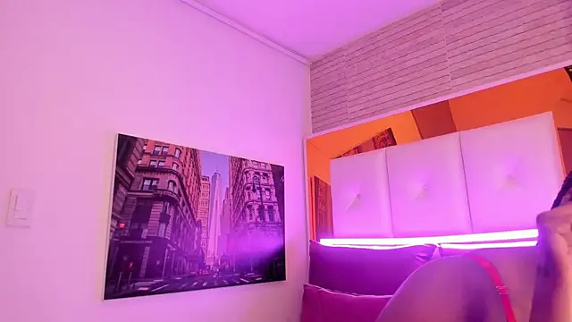 ShaniaBrownn webcam