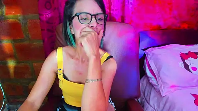 BrianaGarner webcam