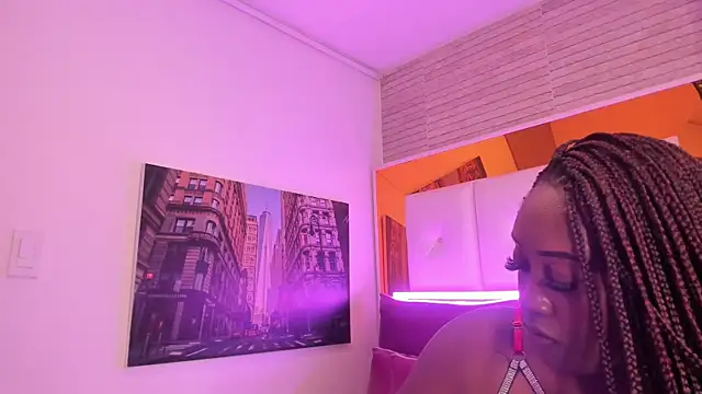 ShaniaBrownn webcam