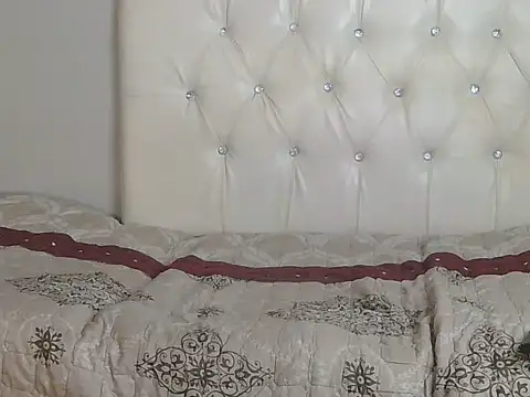EbonyLipsX webcam