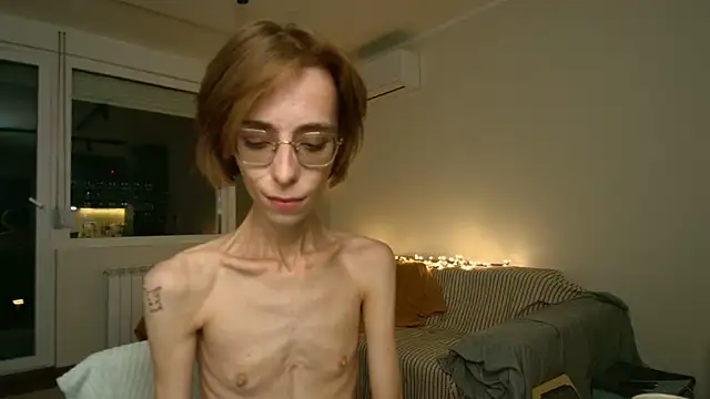 amber_quell_here webcam