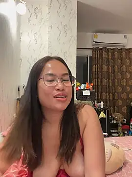 Ponthip webcam