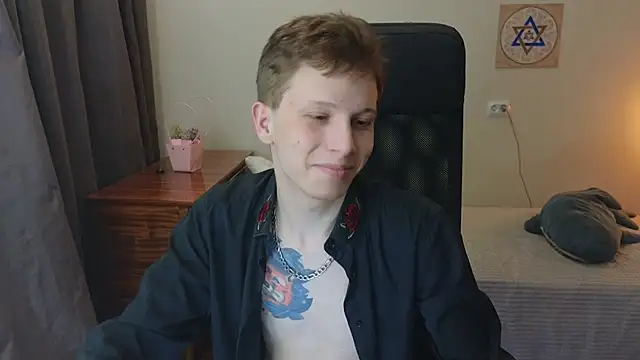 arlekincrop live cam on StripChat