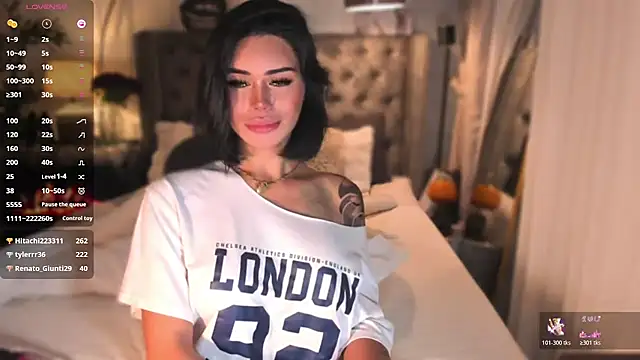 ParisianDoll webcam