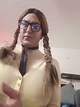 sissytrapdolly24 webcam