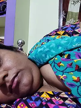 yamini1431 live cam on StripChat