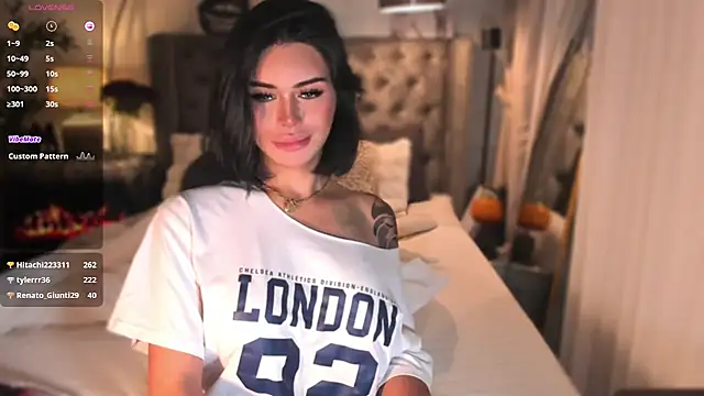 ParisianDoll webcam