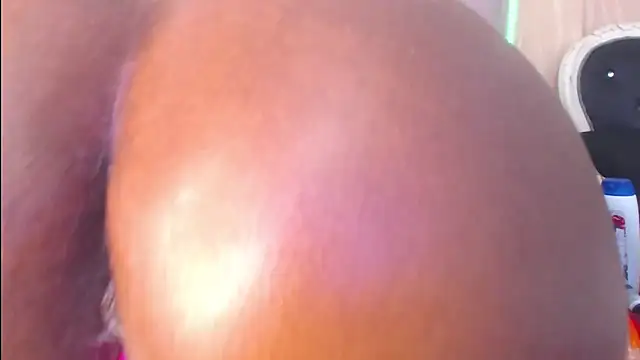 TINNATAYLOR webcam