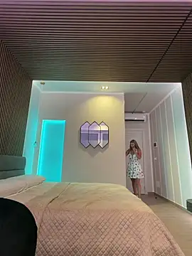 anastasiaaniess (F young) - Make Annie happy :heart: