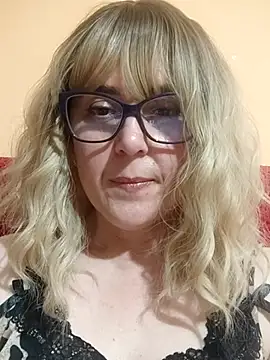 Amelialove42 webcam