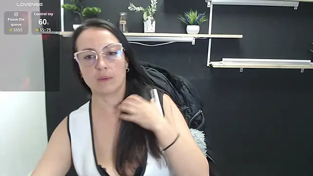 Lauryn_Jones webcam