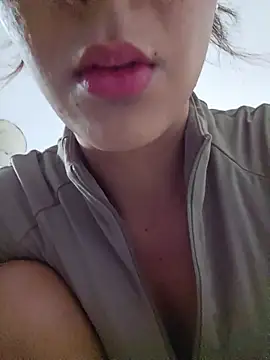 Kitty_San_xXx webcam