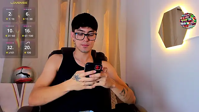 etham_wolf1 webcam
