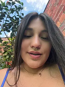 Emily_Gomezz webcam