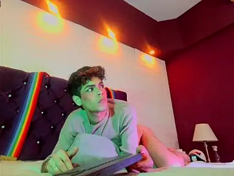 Nicolass_23 webcam