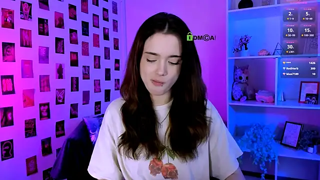 liana_kisses webcam