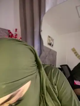 rashaaa_ (F young) - SUCK DILDO A LOT OF SALIBA