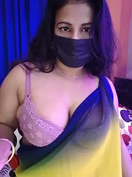 hot_alicee (F young) - boob show