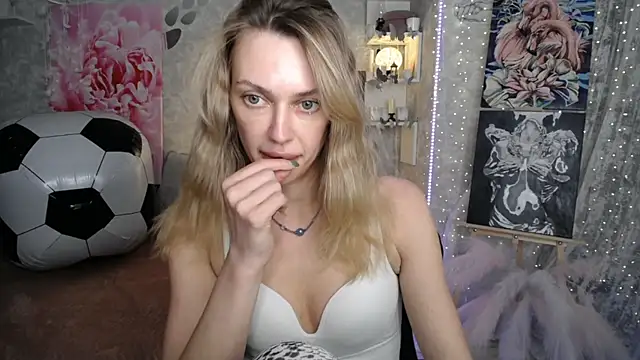 NickyAdamidi webcam