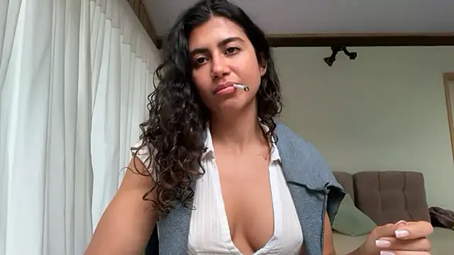 deusaludovica live cam on StripChat