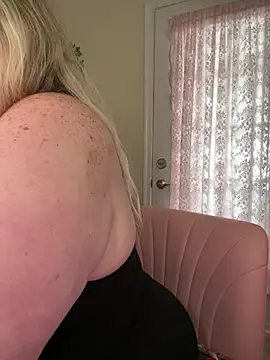 PiggyRose webcam