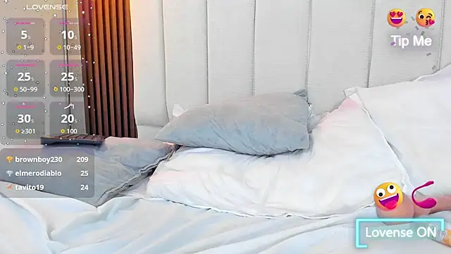 Victoria_Guzman webcam