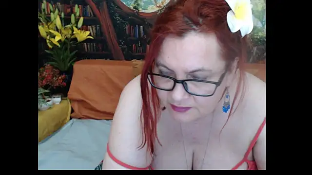 PlayfullMature webcam