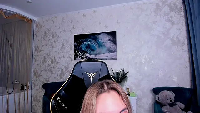 EllaCurtis webcam