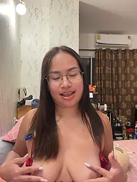 Ponthip webcam