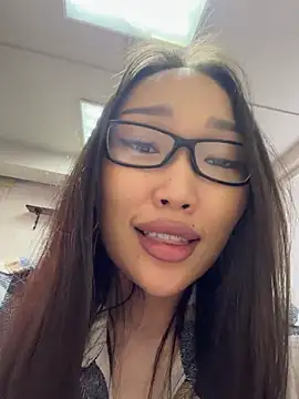 trytomakememoam webcam