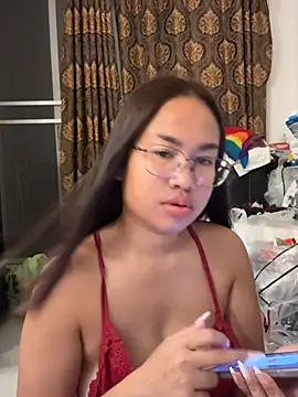 Ponthip webcam