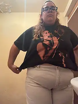 NyraMoon live cam on StripChat