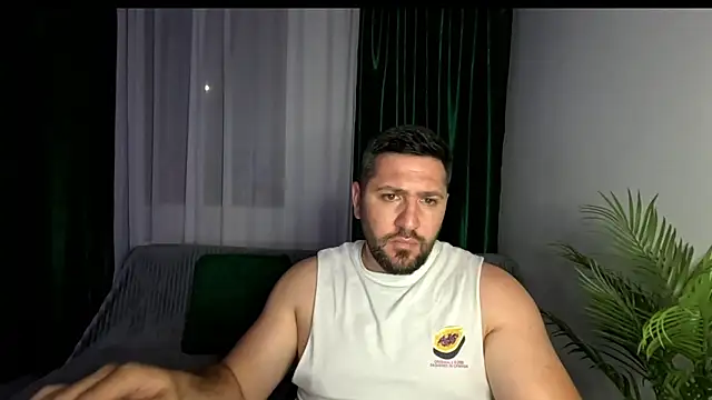 Gold_Alpha_Boy webcam