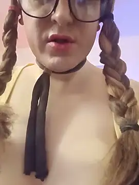 sissytrapdolly24 webcam