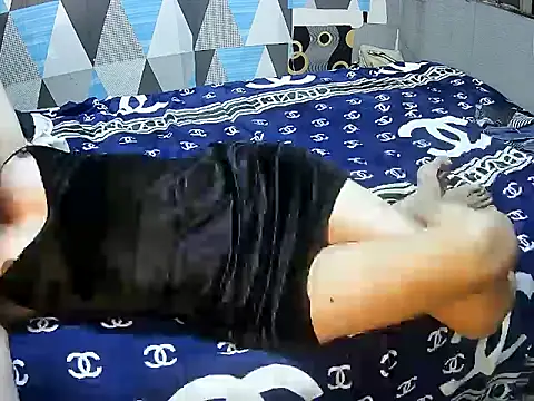 Trish_CurveCock webcam